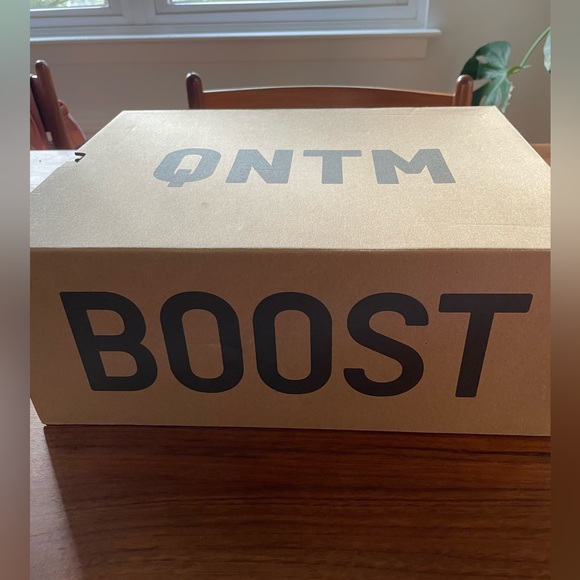 Yeezy QNTM “Hi-Res Coral”. - Picture 8 of 10